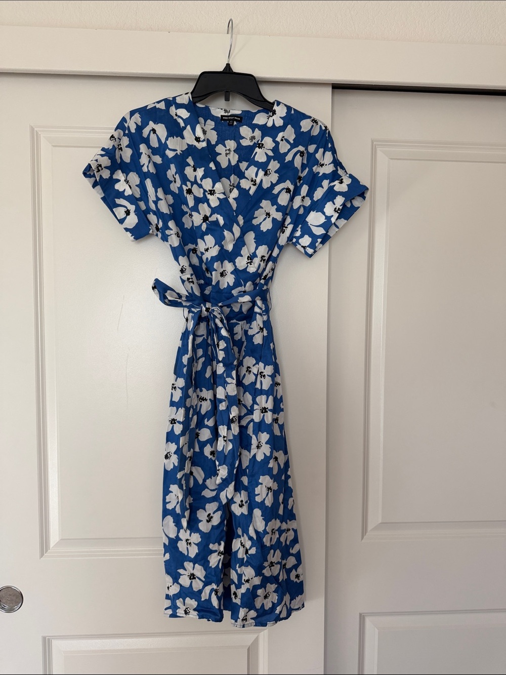 Who What Wear Royal Blue & White Floral Wrap Midi Dress with Tie XS